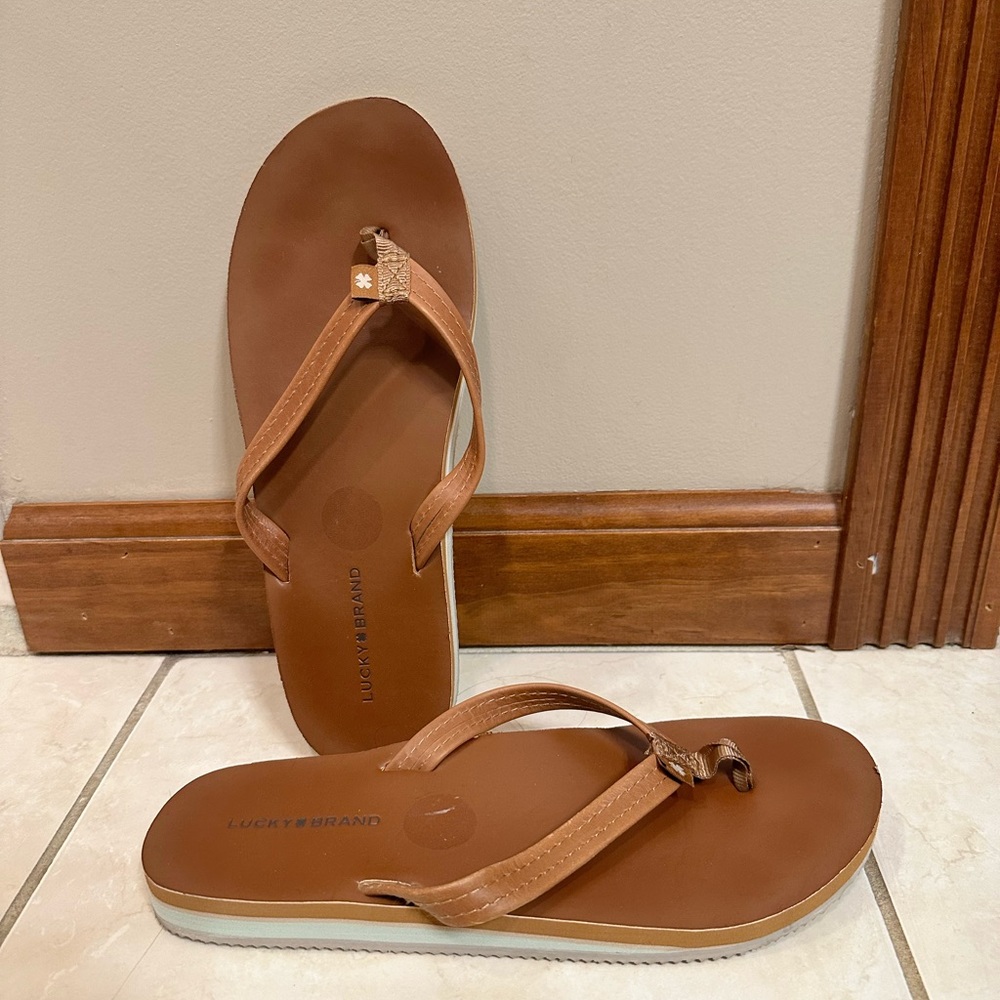 Lucky Brand flip flops